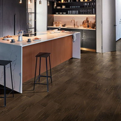  - Engineered Wood Flooring Chene38 No 3 Colour Brushed And Lacquered Brown Plank (18mm Thick X 150mm Wide)