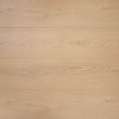 Click Laminate Flooring  12mm Willow Del Kingham Plank Wood Effect For BedroomDining RoomKitchen & Lounge 2.16M²Per Pack from B&Q