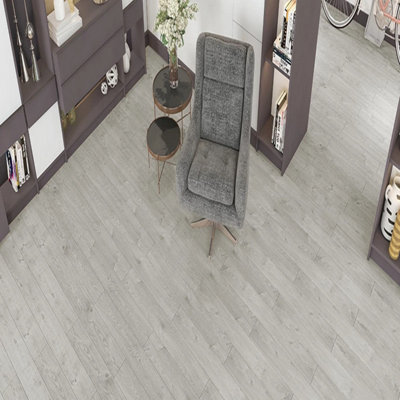 Agt Efftpre Everest Prk903 Wood Effect Click Laminate FlooringPlank (12mm) For Domestic & Commercial Use 1.35M² Per Pack from B&Q
