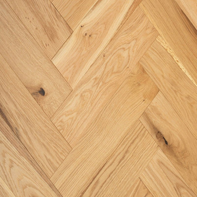 B&Q Grain/Light Epton Oak Herringbone Brushed Uv Oiled Engineered Wood/Timber/Oak Flooring, (15Mm Thick/ 125Mm Wide)