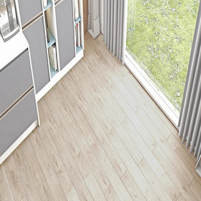Agt Efftpre Logan Prk914 Wood Effect Click Laminate FlooringPlank (12mm) For Domestic & Commercial Use 1.35M² Per Pack from B&Q