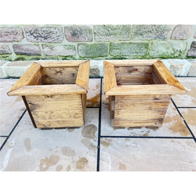 B&Q -  Traditional Regular Square Planter X 2