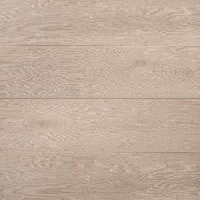 Click Laminate Flooring  12mm Willow Del Helmsley Plank Wood Effect For BedroomDining RoomKitchen & Lounge 2.16M²Per Pack from B&Q