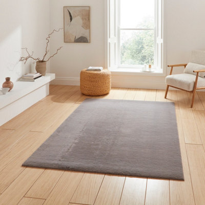 Grey Plain 13mm Thick Super-Soft Stain-Resistant Rug For Bedroom& Dining RoomEasy To Clean Modern Rug-160Cm X 230Cm from B&Q