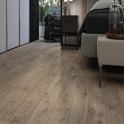 Agt Efftpre Tibet Prk902 Wood Effect Click Laminate FlooringPlank (12mm) For Domestic & Commercial Use 1.35M² Per Pack from B&Q