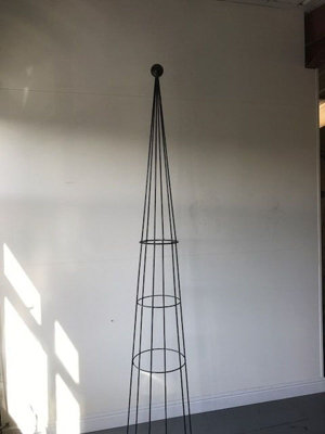 Poppy Forge Hampton 8Ft Obelisk (Split)Solid SteelL41 X W41 X H243.8 CmBlackFinial Is An Additional Extra from B&Q