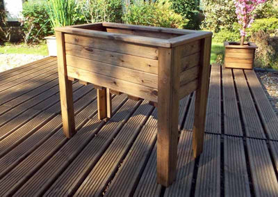 Charles Taylor Trading 1Pc Medium Wiltshire (Raised) Trough SetRedwoodL41 X W83 X H72 CmMinimal Assembly Required from B&Q