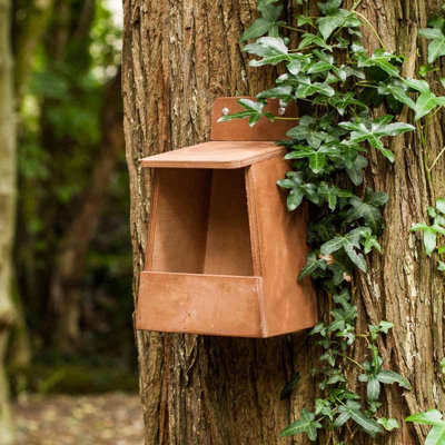 Buttercup Farm Robin Nest BoxPlywoodL17 X W16 X H26 Cm from B&Q
