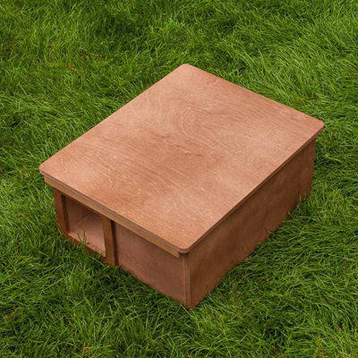Buttercup Farm Hedgehog Nest BoxPlywoodL47 X W38 X H22 Cm from B&Q