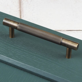 96mm Antique Brass Knurled Handle