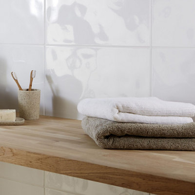 Shop bathroom worktops.