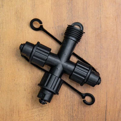 9cm x 10cm Black Plastic 3 Way Connector Max for Connectable String Lights