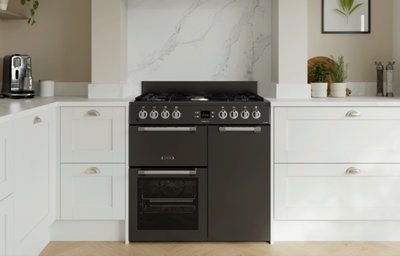 The Alpinia ivory kitchen, featuring ivory shaker cabinets.