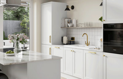 The Artemisia kitchen, featuring white shaker cabinets in a matt finish.