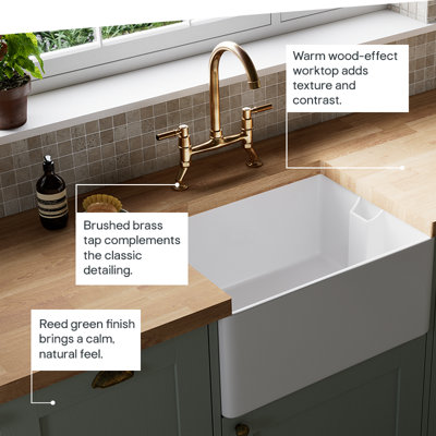 Kitchen featuring a simple design, available in 8 neutral tones in different finishes, with a wide range of handles to choose from.
