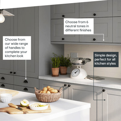 Kitchen featuring a simple design, available in 8 neutral tones in different finishes, with a wide range of handles to choose from.