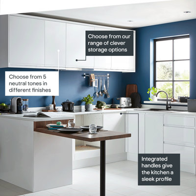 Integrated handles give the Garcinia kitchen a sleek profile. Choose from five neutral tones in different finishes, and from our clever storage options.