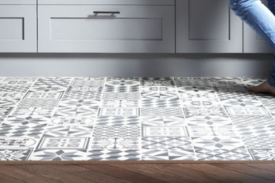 How To Lay Floor Tiles | Flooring & Tiling | B&Q