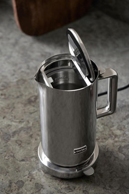 https://media.diy.com/is/image/KingfisherDigital/aarke-kettle-uk-stainless-steel~7350091793668_06c_MP?$MOB_PREV$&$width=618&$height=618