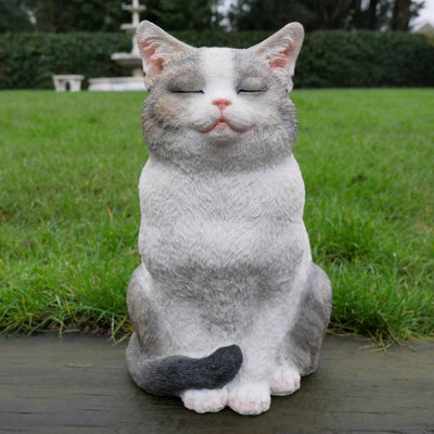 Adorable Sitting Cat Lawn Ornament DIY at B&Q