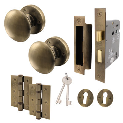 AFIT Antique Brass Key Lock Door Knob Set - 1 Pair of Victorian Mortice Knobs (55mm), Sash Lock (80mm) & Hinges (76mm)