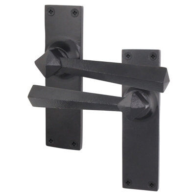 AFIT Black Iron Door Handles - 1 Pair of Black Antique Internal Lever Latch Handles on Backplate - Tudor Range