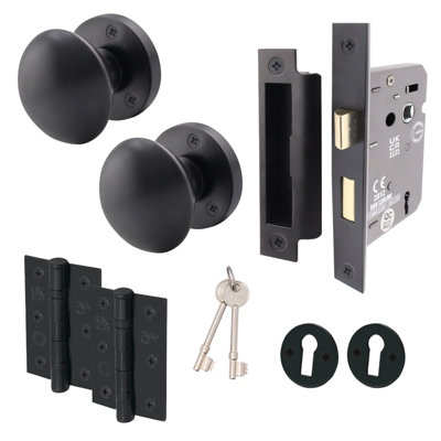 AFIT Matt Black Key Lock Door Knob Set - 1 Pair of Victorian Mortice Knobs (55mm), Sash Lock (80mm) & Hinges (76mm)