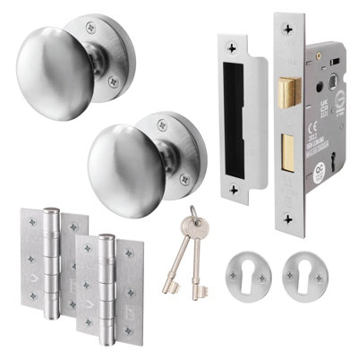 AFIT Satin Chrome Key Lock Door Knob Set - 1 Pair of Victorian Mortice Knobs (55mm), Sash Lock (80mm) & Hinges (76mm)