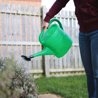 Agritrade AK 10L Green Plastic Watering Can w/Black Rose Head For