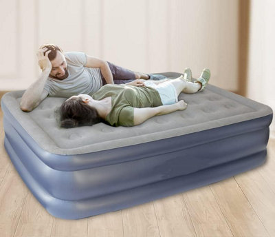 Self inflating clearance single bed