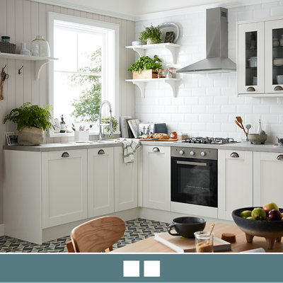 Explore the Alpinia ivory kitchen. Alpinia is a matt shaker style, available in 8 colours and is part of the Select Collection.