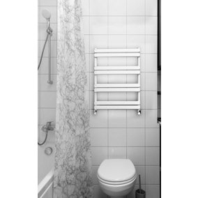 Aluminium Towel rail. compatible with heat pump. energy efficient. White. Model: Venice. Height: 775mm