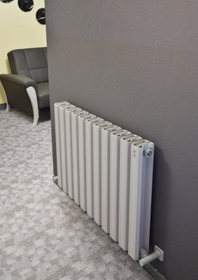 Aluminum Designer Horizontal Radiator Compatible with Heat pump. Model "Pioneer Plus " White. 800 mm .500mm.BTU/hr:4858