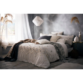Amara Super King Duvet Cover and Pillowcases