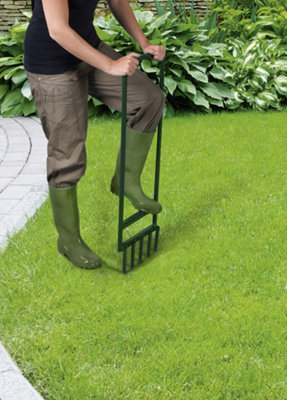 Ambassador Step On Lawn Aerator