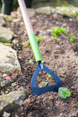 AMES High-Quality Carbon Steel Dutch Hoe - L 149 cm x W 13 cm x D 3.2 cm