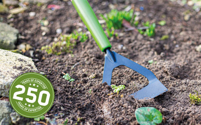 AMES High-Quality Carbon Steel Dutch Hoe - L 149 cm x W 13 cm x D 3.2 cm