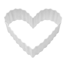 Anniversary House Fluted Heart Poly-Resin Coated Cookie Cutter White (12.7cm x 12.7cm x 2.5cm)