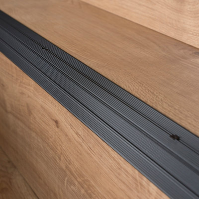 Anodised aluminium anti non slip stair edge nosing trim 900mm x 35mm x 35mm A34 black - 4