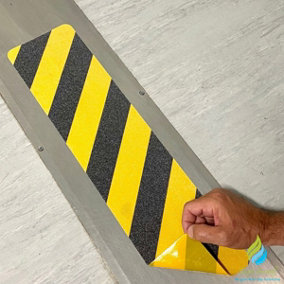 Anti Slip Pre Cut Tile Tread, Hazard Yellow & Black, 150mm x 610mm