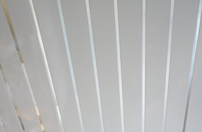 Aquaclad White And Silver 2.6m Ceiling Panels - Offer Includes Fixing ...