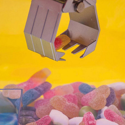 Arcade Style Retro Candy Grabber with Moving Arm - 3