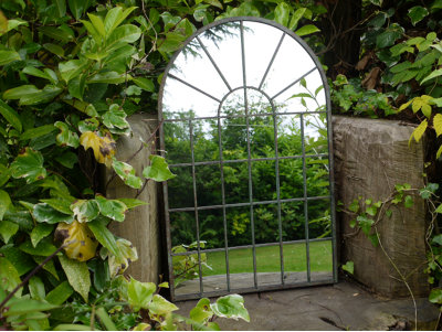 Arched Garden Mirror, 60cm/77cm, Rustic Metal Frame, Indoor/Outdoor Wall Mounted Panel, Distressed White (77CM X 49CM)