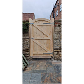 Arched Top Garden Gate 0.9m x 1.8m Right Hand Hang