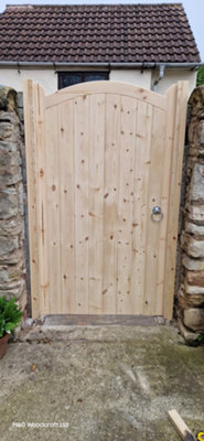 Arched Top Garden Gate 0.9m x 1.8m Right Hand Hang