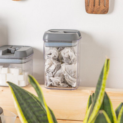 https://media.diy.com/is/image/KingfisherDigital/argon-tableware-flip-lock-plastic-food-storage-container-800ml-grey~5055512107315_06c_MP?$MOB_PREV$&$width=618&$height=618