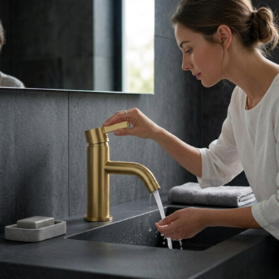 ARKO Bathroom Sink Tap, Basin Mixer Tap, Mono Basin Faucet with Single Hole Design ,Brushed Brass