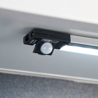 Arlec PIR Motion Movement Sensor 7W LED Under Cabinet Cupboard Light Cool Ice White Wardrobe Bar