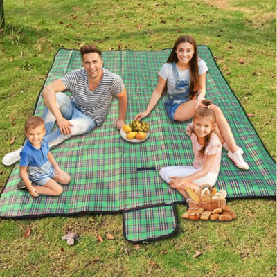 Armo Extra Large Tartan Picnic Blanket Green