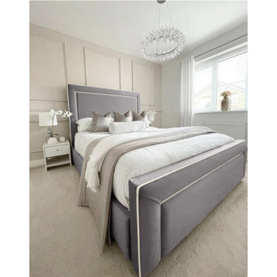 Arring Plush Velvet Silver Bed Frame